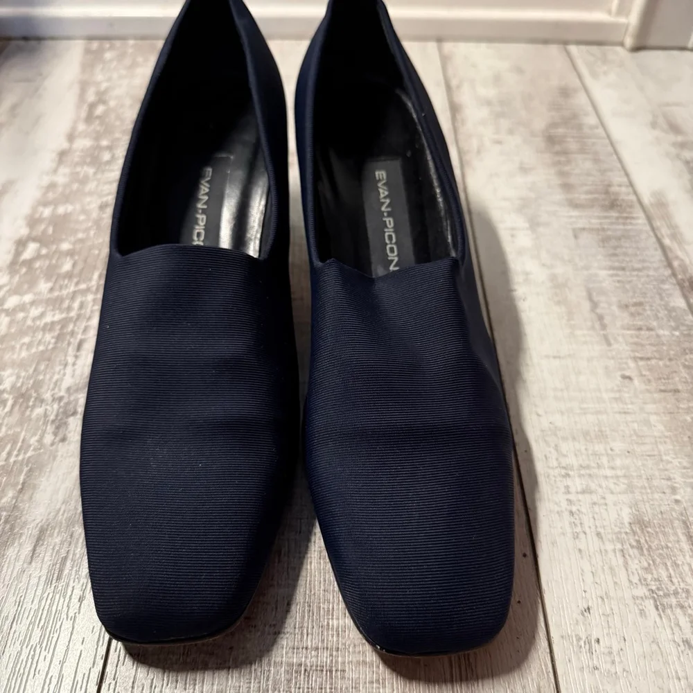 Vintage Evan-Picone Navy Blue Flats & Loafers Size 9.5